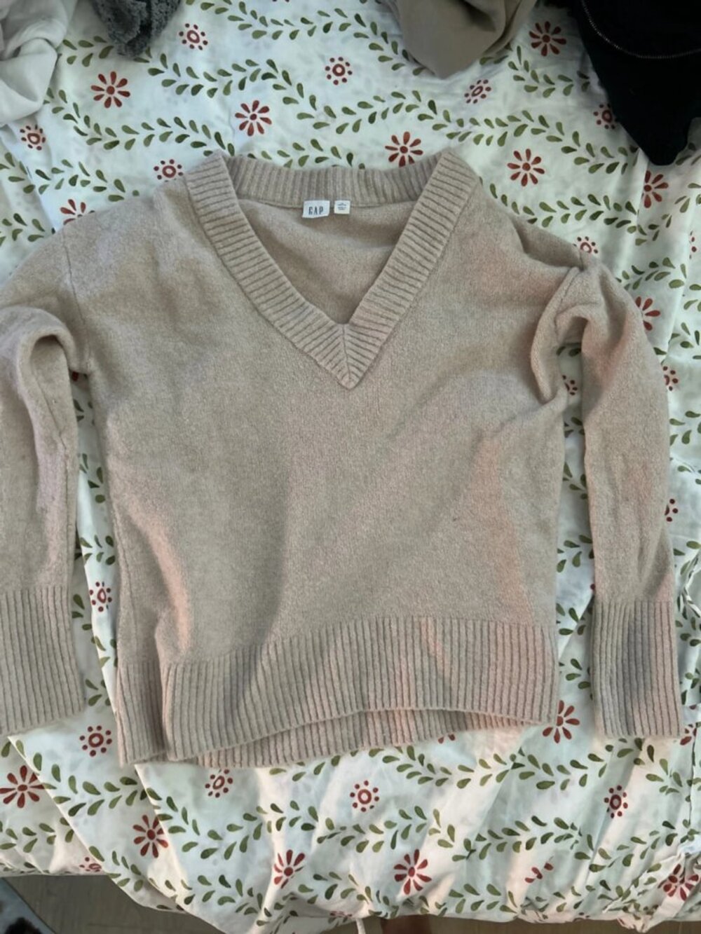 Women's Beige V Neck Knit Sweater Size XS